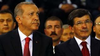 Rus uzmanlar: Erdoğan ve Davutoğlu'nun arasını Kürt sorunu açtı