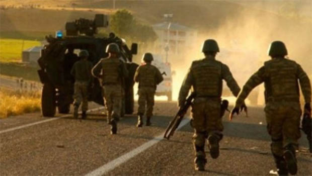 Midyat’ta askeri araca bombalı saldırı