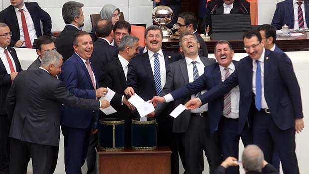 Meclîsa Tırkon ù HDP