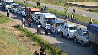 Yüksekova’da yasak ‘kısmen’ kalktı, ilçeye dönüşler başladı