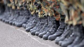 Gürcistan’da zorunlu askerliğe son