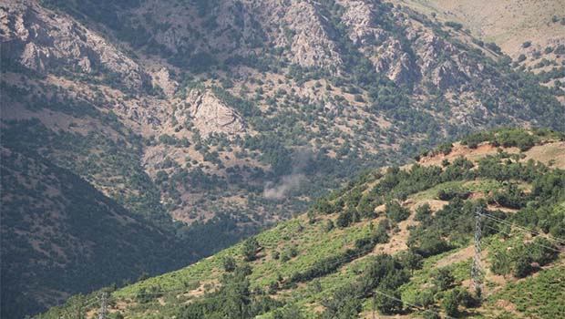 Hakkari'de çatışma çıktı! Yol trafiğe kapatıldı