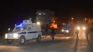Mardin'de polis lojmanlarına roketli saldırı