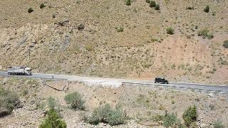 Van'da askeri araçların geçişi sırasında patlama