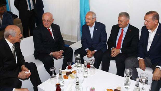 Aydınlardan bildiri: HDP’nin dışlanması ayrımcılık değil mi?
