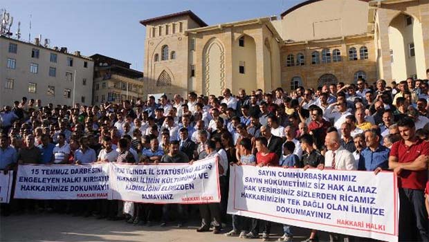 Hakkari'de binler 'iline sahip çık' dedi