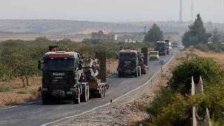 Türkiye sınıra tank ve zırhlı araçlar takviye ediyor