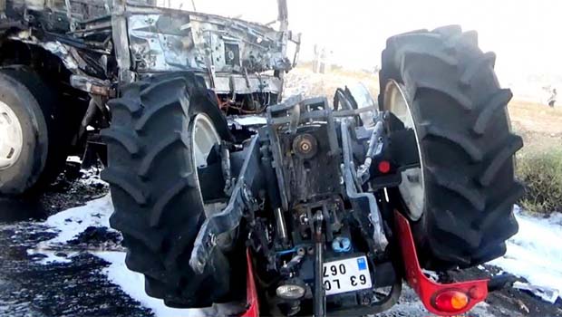 Birecik'te feci kaza: 1 ölü 20 yaralı