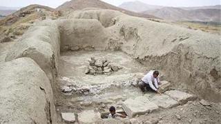 Van'da 2 Bin 800 yıllık kanalizasyon sistemi