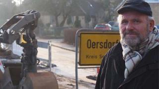 Mülteci almak isteyen belediye başkanını hastanelik ettiler