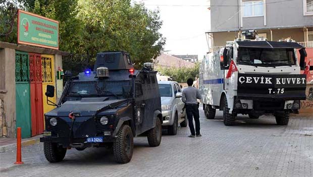 Van ve Hakkari'de operasyon: Gözaltılar var