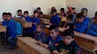 Haseke'de eğitim:  6'ncı sınıfa kadar Kürtçe, 7'nci sınıfta Arapça