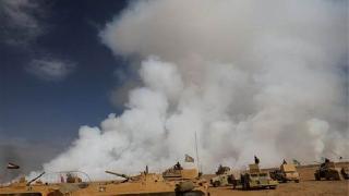 IŞİD'in yaktığı tesisin zehirli dumanı ABD üssüne ulaştı