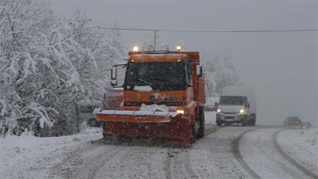 Kuzey Kürdistan'da bir çok köy yolu kapandı