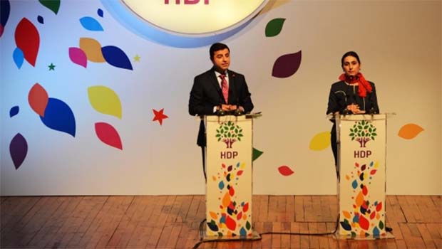 Selahattin Demirtaş ve Figen Yüksekdağ tutuklandı!