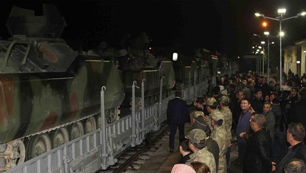 Çankırı'dan Silopi'ye Vagonlar Dolusu Zırhlı Araç ve Asker Sevkedildi