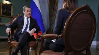 Rus Başbakan: Esad'lı ya da Esad'sız Suriye'ye halk karar versin