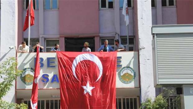 Belediyelerdeki eş başkanlık unvanı suç sayılacak!