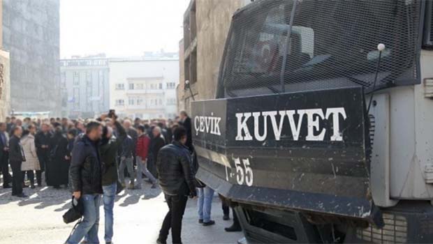 Van'da gösteri ve yürüyüşler yasaklandı
