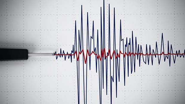 İran'da şiddetli deprem