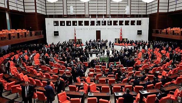 TBMM'de Kürtçe Bilinmeyen dil olarak tutunaklara geçti