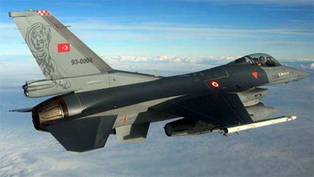 Diyarbakır’da F-16 savaş uçağı düştü