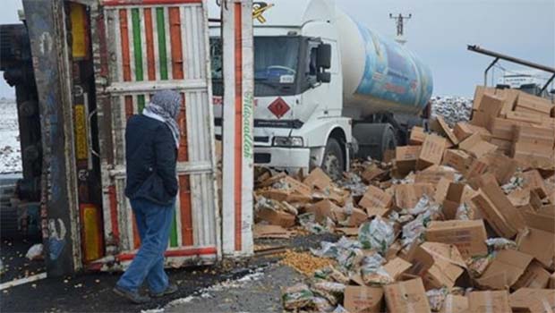 Diyarbakır-Siverek karayolunda 9 araç birbirine girdi: Ölü ve yaralılar var