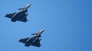 ABD ve Rus uçağı Suriye semalarında karşı karşıya!