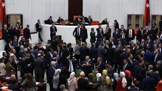 İşte başkanlık sistemi maddelerinin oylamasından ilk sonuçlar