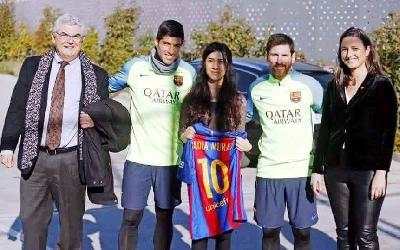 Nadya Murad, Barcelonalı yıldızlar Lionel Messsi ve Luis Suares ile görüştü