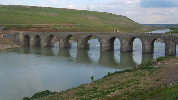 Dicle korkutuyor!
