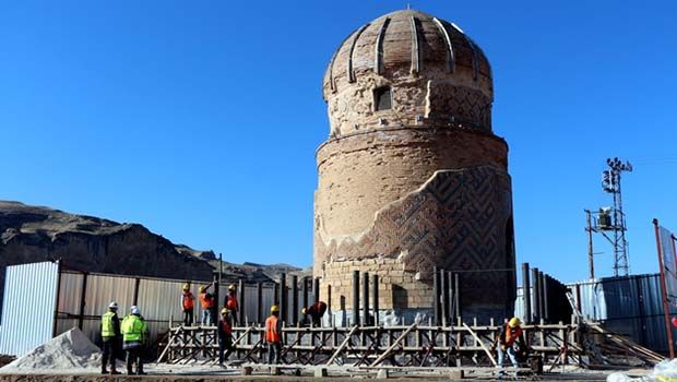 Hasankeyf'teki tarihi türbe taşınıyor