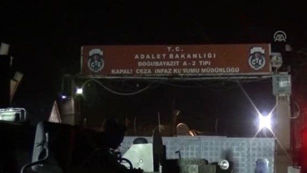 Ağrı’da cezaevine bombalı saldırı!