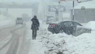 Bitlis'te tüm yollar ulaşıma kapatıldı