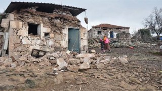 Çanakkale'de art arda depremler: 5 köyde bazı evler yıkıldı, yaralılar var