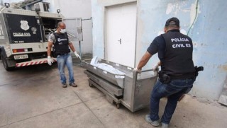 Polis greve çıktı, 100'den fazla insan öldü