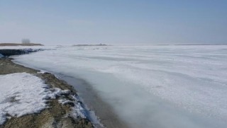 Van Gölü aşırı soğuklardan dolayı dondu