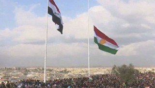 Kürdistan bayrağı Kerkük Kalesi'nde dalgalanıyor