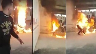 Sınır dışı edilmek istemeyen Suriyeli kendini yaktı