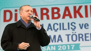 FT: Erdoğan Kürtlerin kalbini kazanmaya çabalıyor
