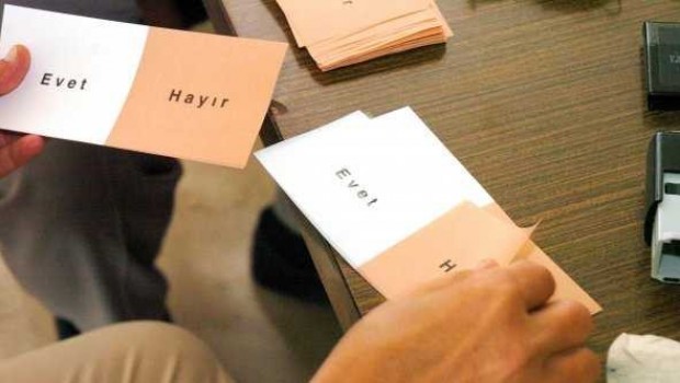 KONDA'dan ilk referandum anketi