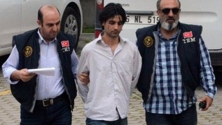 Kurdistan yazılı tişörtle oy kullanmaya gidince...