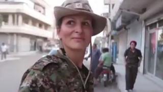 Kanadalı manken, Kobani'den görüntüsünü paylaştı