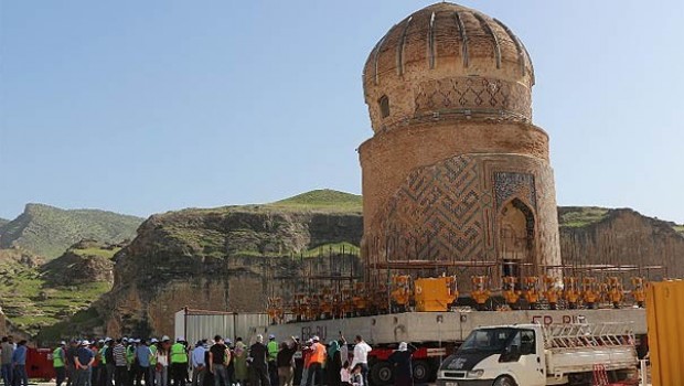 Hasankeyf'te 650 yıllık türbe taşınıyor!