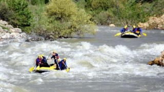 Botan Çayı'na gelene rafting ücretsiz