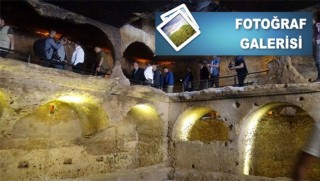 Kuzey Kürdistan'daki 1400 yıllık galeri mezar ilk defa ziyaretçilere açıldı