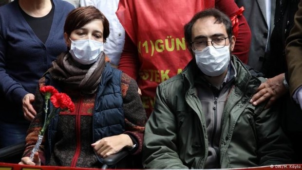 Açlık grevindeki Gülmen ve Özakça için 20'şer yıl hapis talebi