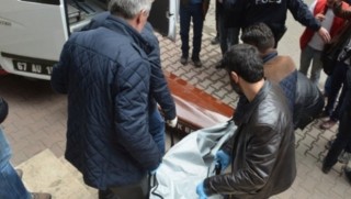 Şemdinli'de görevli doktor başına poşet geçirilmiş halde ölü bulundu!