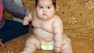 Batman'da Yakub bebek 8 ayda 20 kilo oldu!