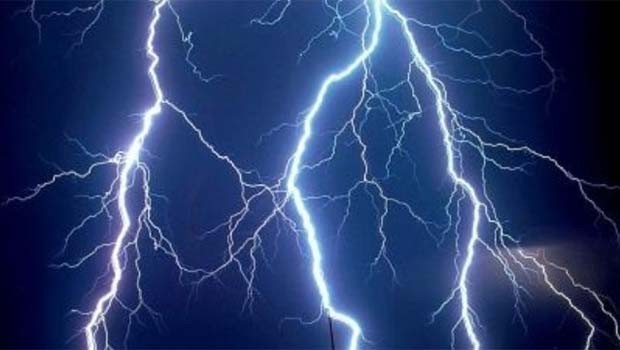 Erzincan'da tarlaya yıldırım düştü: Ölü ve yaralılar var